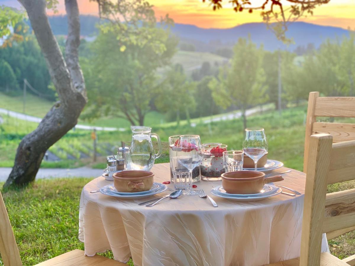 Tourist Farm Strle With Great Local Food Villa Cerknica ภายนอก รูปภาพ